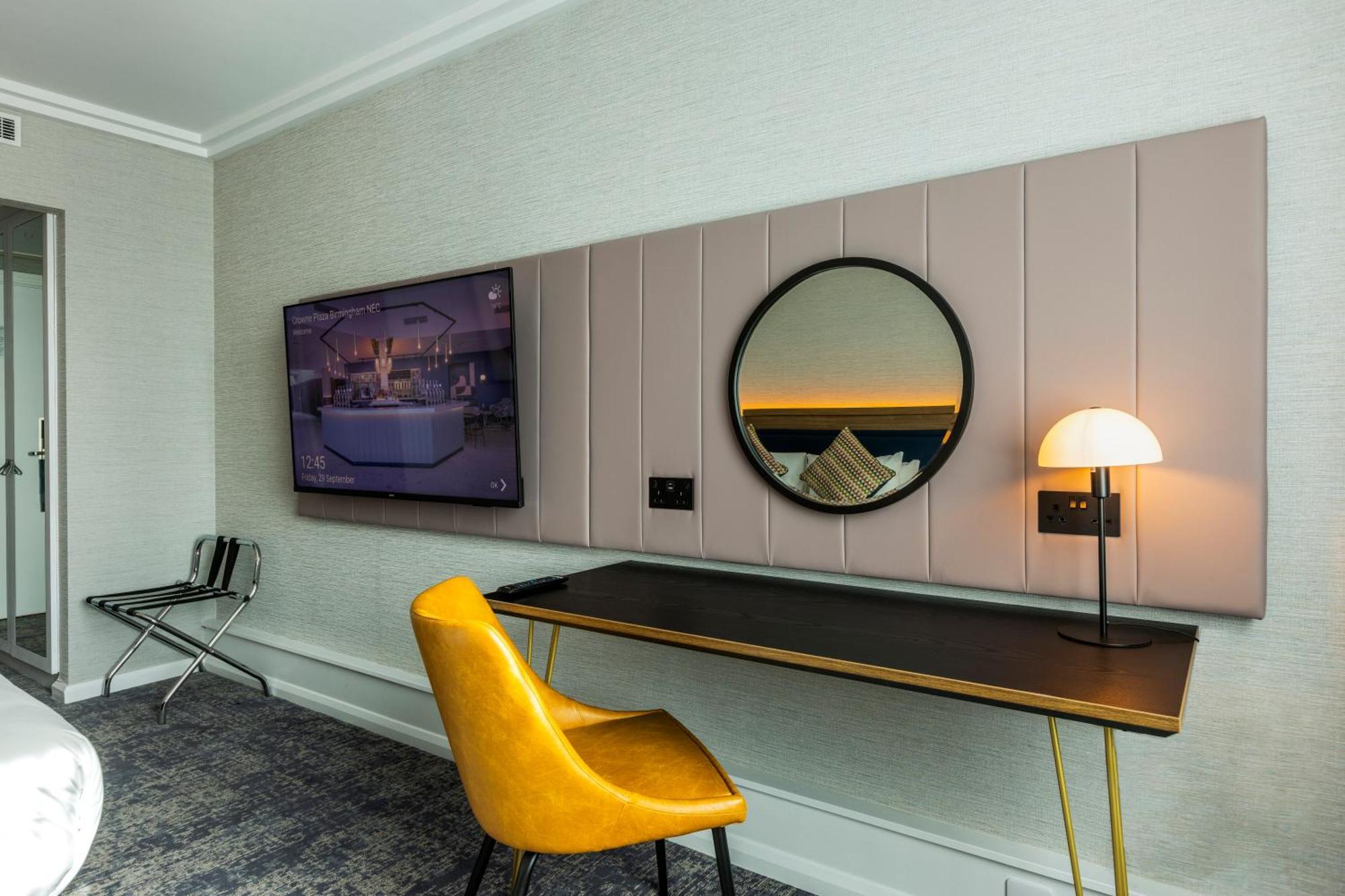 Crowne Plaza Manchester Airport By Ihg Hale  Exterior photo