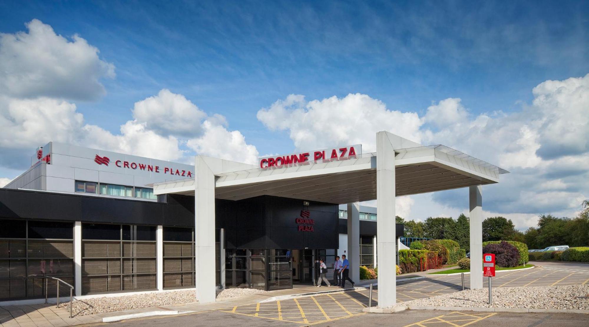 Crowne Plaza Manchester Airport By Ihg Hale  Exterior photo