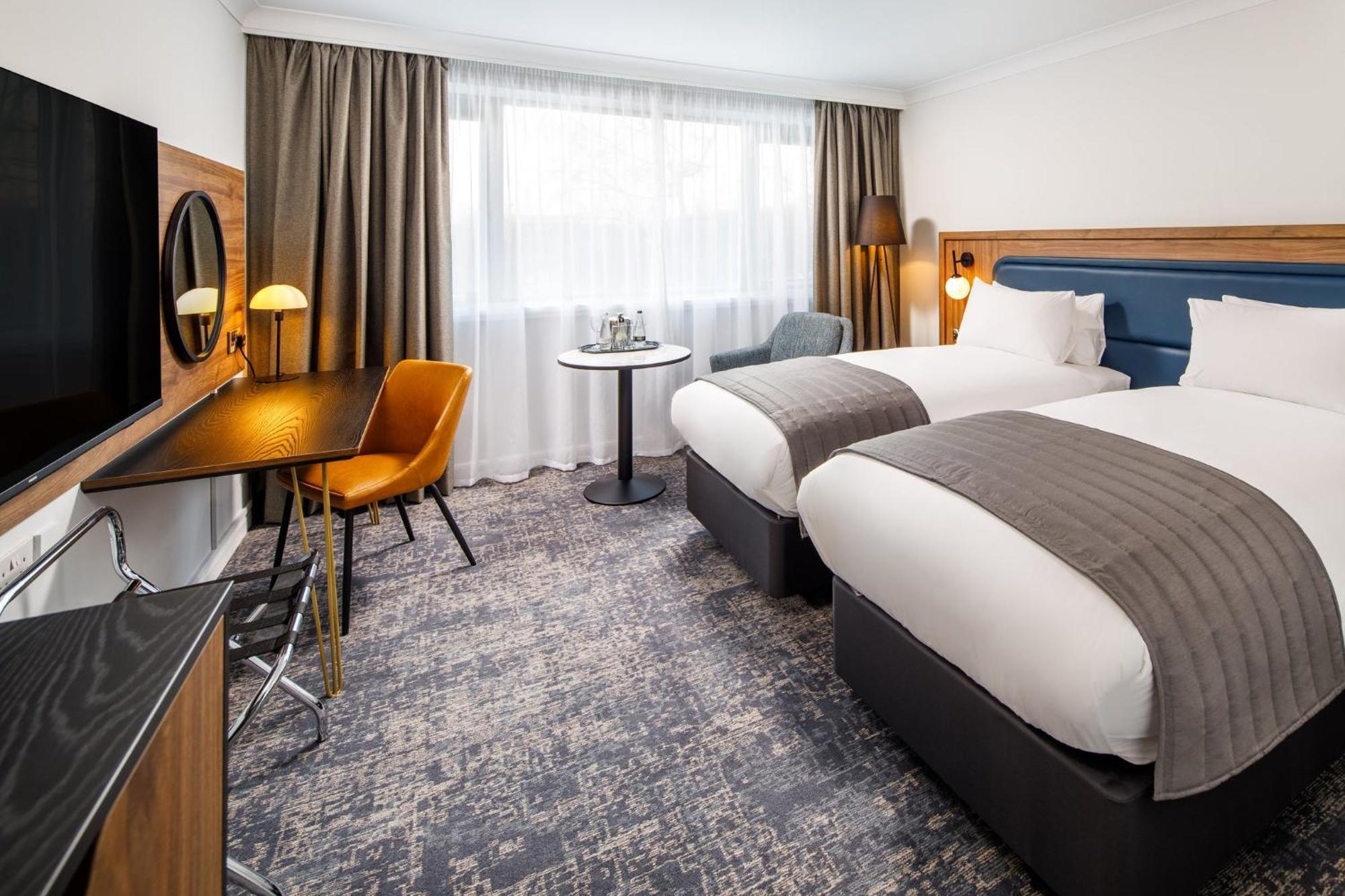Crowne Plaza Manchester Airport By Ihg Hale  Exterior photo