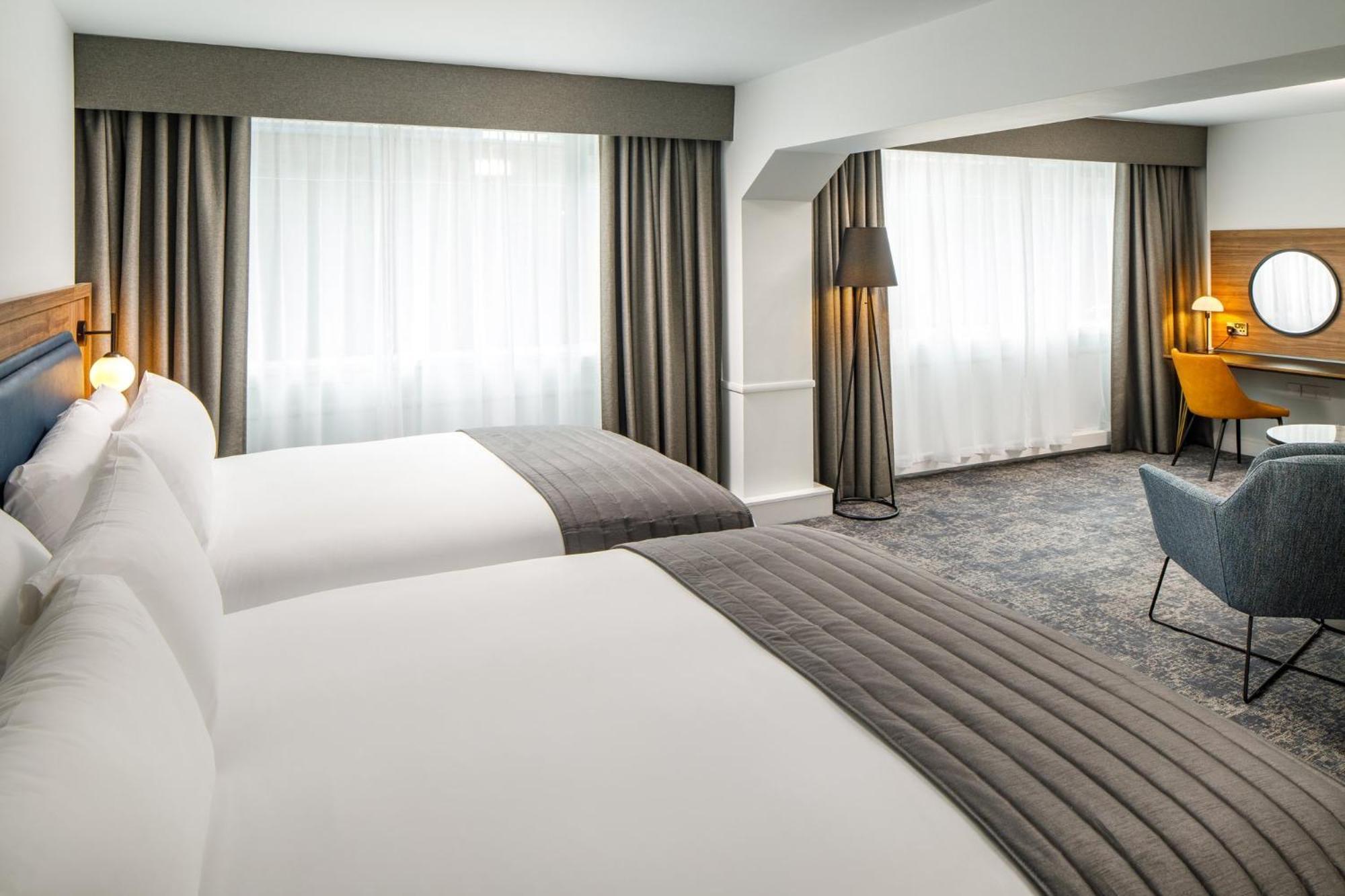 Crowne Plaza Manchester Airport By Ihg Hale  Exterior photo