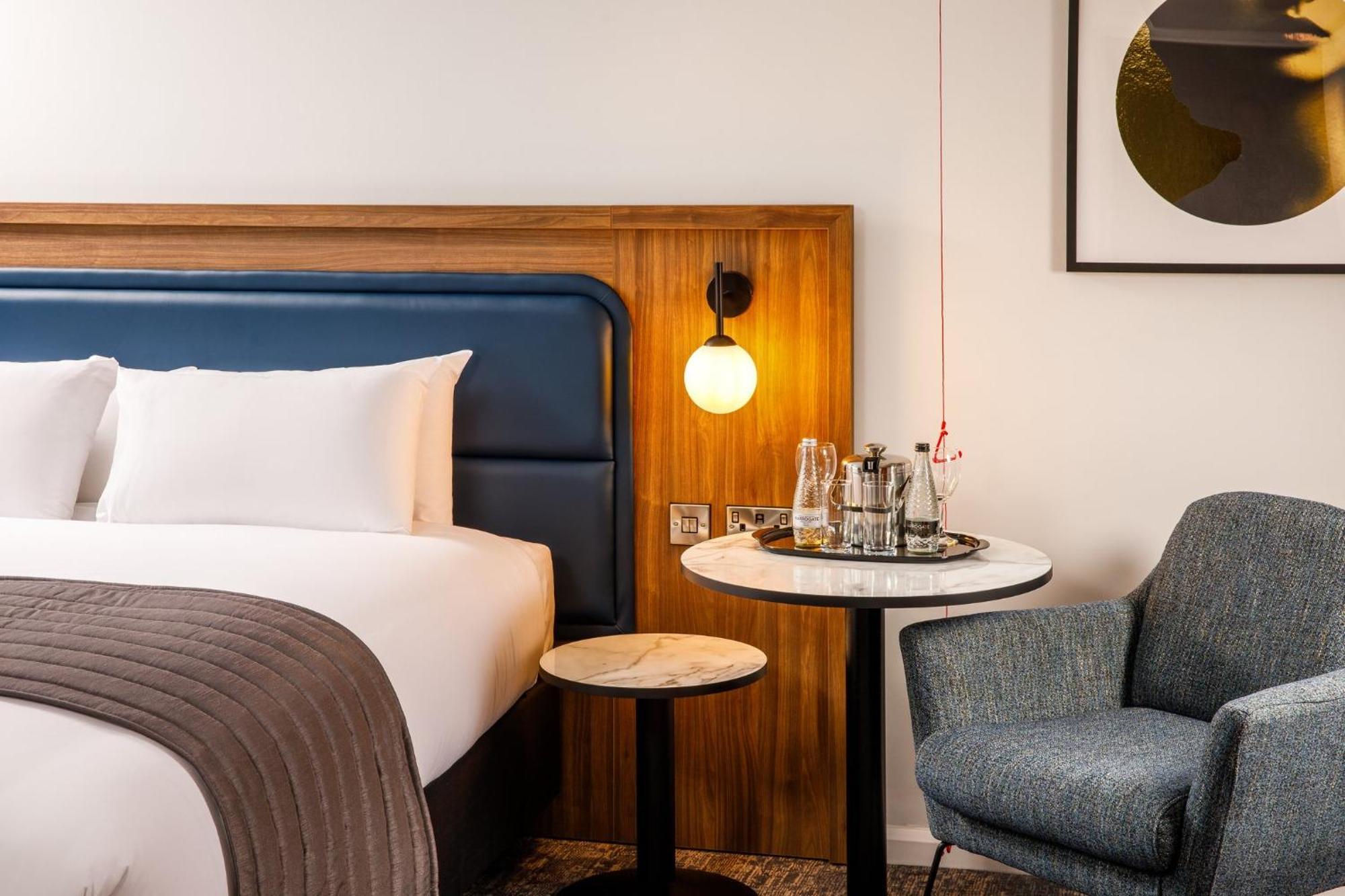 Crowne Plaza Manchester Airport By Ihg Hale  Exterior photo