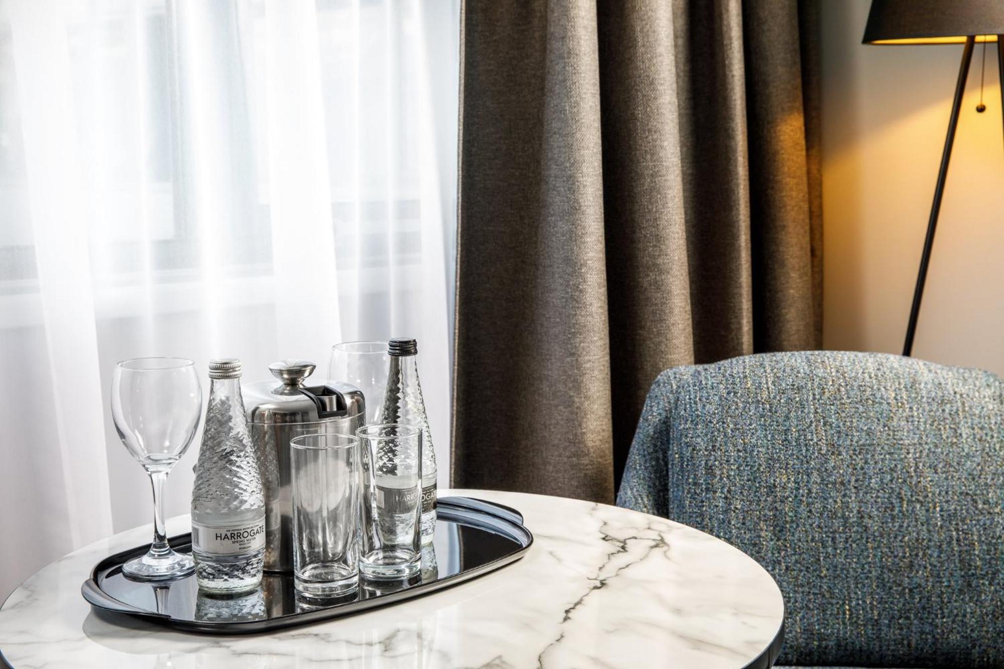 Crowne Plaza Manchester Airport By Ihg Hale  Exterior photo