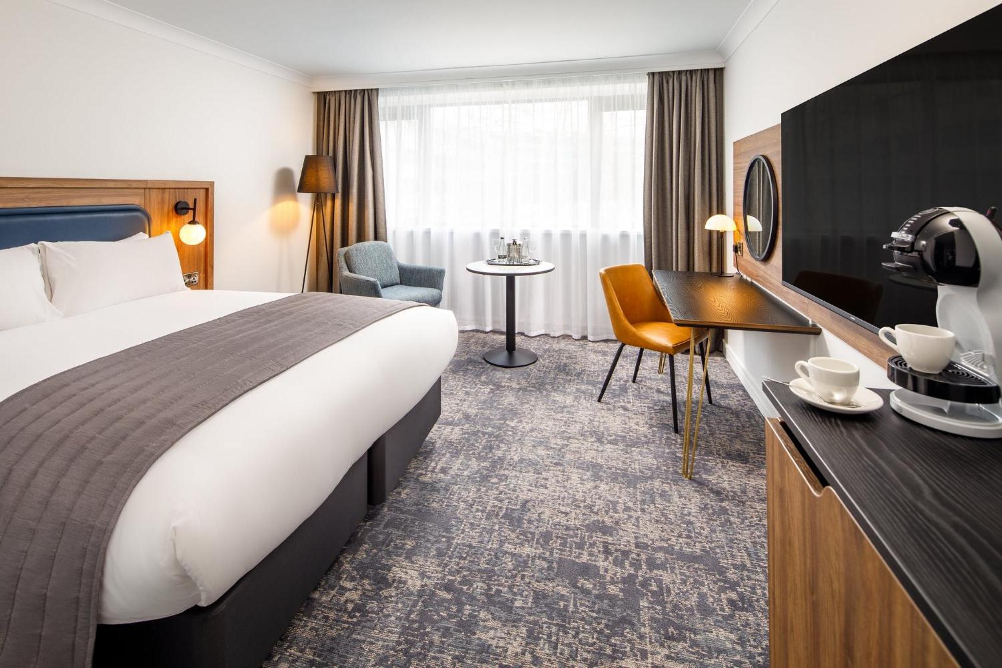 Crowne Plaza Manchester Airport By Ihg Hale  Exterior photo